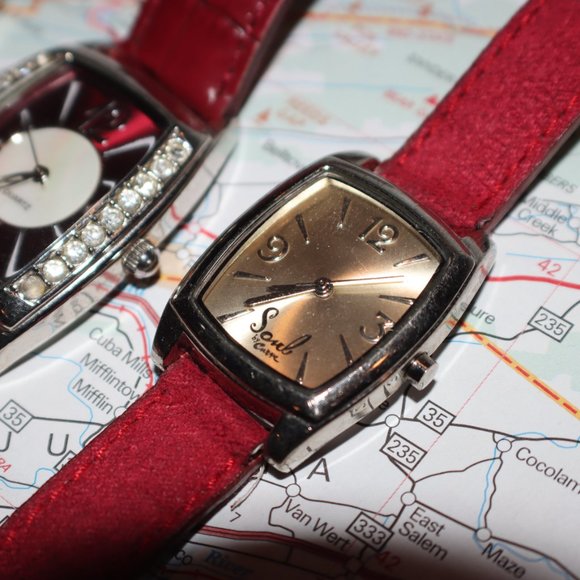 Women's Christmas Watch Collection - Picture 2 of 10